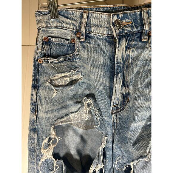 American Eagle Jeans Womens Blue Mom Jeans Distressed Straight Leg Size 4 - Picture 2 of 9